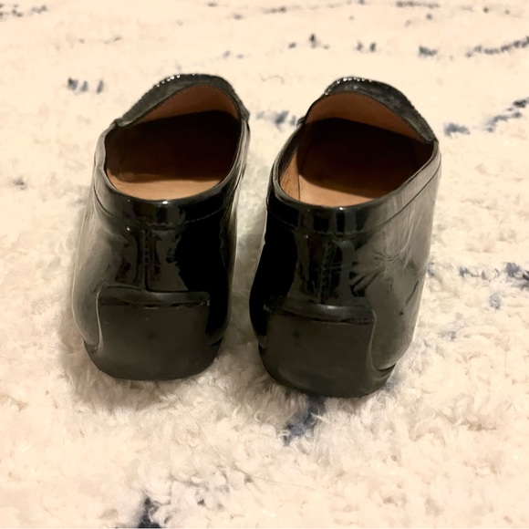 Stuart Weitzman Black Patent Leather Loafers. Sz 6. Excellent condition. - Picture 5 of 7